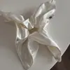 Goma para el pelo cuadrada de satén brillante color crema de alta gama, accesorio para el pelo de estilo nicho para coletas bajas, modelo nuevo