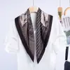Bufanda de Cuello Artística Cuadrada Chal Decorativo Bufanda Exterior Otoño e Invierno Estilo Coreano Casual Elegante Combinación de Colores Caballo Venta al por Mayor