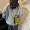 Bolsa de Mão Fashion e Estilosa 2025 Nova Tendência Retrô Diária Bolsa Feminina Estilo Coreano Nicho Bolsa de Ombro Bolsa Transversal