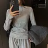 Camiseta Blanca Sencilla de Cuello Alto y Manga Larga Cuidadosamente Seleccionada para Mujer en Otoño e Invierno Forro Interior Cálido de Felpa Cepillada Top Interior Ajustado