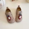 Birkenstocks Fofos de Desenho Animado para Meninas Primavera e Outono 2025 Novos Sapatos Individuais Respiráveis Versáteis Antiderrapantes para Meninos Mocassins