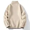 Suéter masculino de outono e inverno com gola alta curta e espessura adicional, pulôver juvenil de marca moderna, malha quente para estudantes, camisa de malha de base