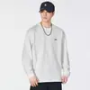 Camiseta de manga larga de alta gama con textura a rayas para hombre, nueva camiseta básica informal de cuello redondo para primavera y otoño, top versátil