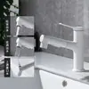 Torneira de Lavatório Torneira de Lavatório Multifuncional Transfronteiriça Cozinha e Banheiro Torneira de Água Fria e Quente Banheiro Extensível Montada na Bancada
