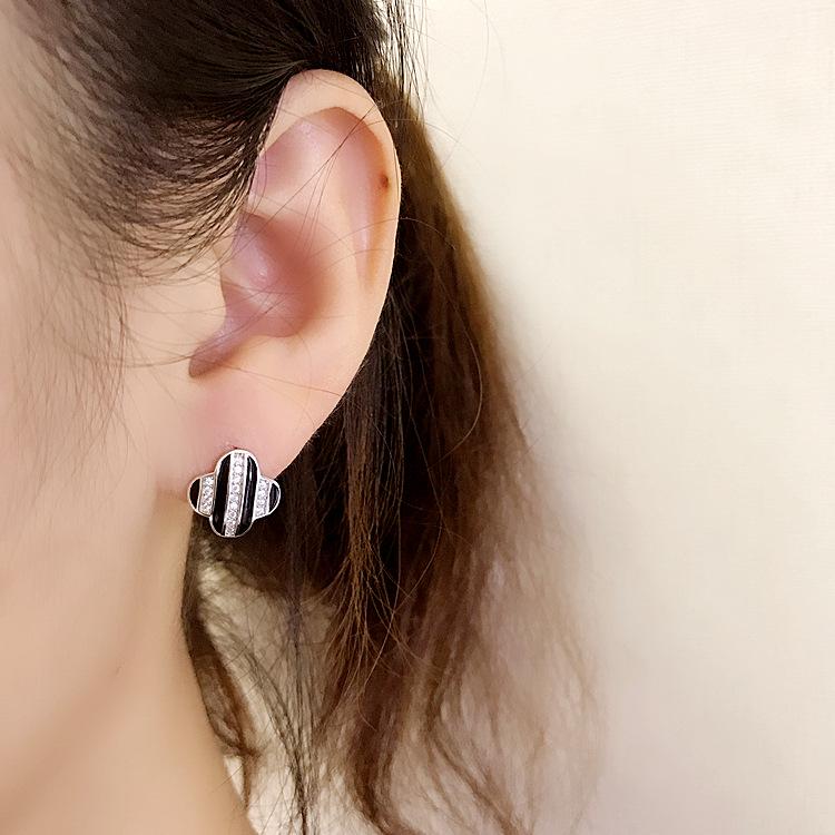 EH802609四叶草耳扣