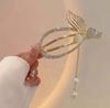Grampo de cabelo estilo coreano rabo de peixe torcido em liga de zinco acessórios para cabelo cabeça traseira bobina temperamento antigo grampo de cabelo com borla strass