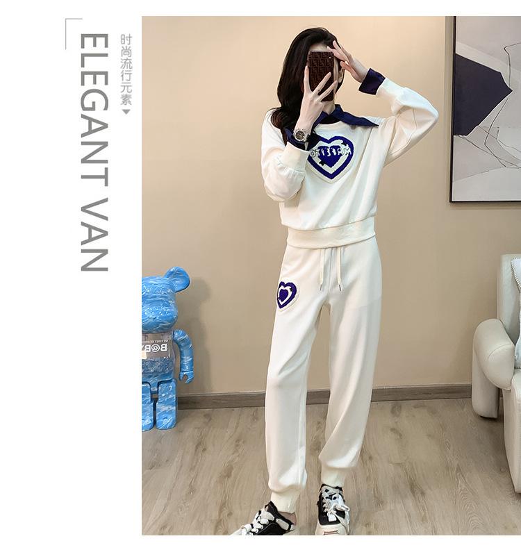 跨境淘货源分销2023秋季新款街头潮流减龄小个子爆款欧货网红款运动套装休闲运动气质休闲时尚流行新款秋装秋装女装时尚套装套装女装秋季套装女套装女女士运动服女装两件套套装卫衣套装休闲套装秋季套装女装时尚套装盐系休闲套装女装2023百搭设计感小众洋气欧货阿里国际站跨境采购Cross-border, shopping source, foreign trade, export, distribution 2023 fall, new, street trend, explosive, European goods, network red, sportswear, leisure sports, temperament leisure, fashion popular, new autumn wear, autumn women's wear, fashion suit, women's wear, women's wear, women's wear, women's sportswear, women's two-piece, hoodie suit, casual suit, autumn suit, women's wear, Fashion suit salt department, casual suit women's dress, Ali International Station, cross-border procurement