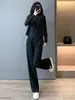 Conjunto de Tres Piezas para Mujer 2026 Primavera y Otoño Estilo de Oficina de Gama Alta Madura Camiseta de Manga Larga Gris Chaleco Pantalones de Pierna Ancha