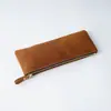 Nova Capa Protetora de Couro de Vaca de Primeira Camada para Caneta Estojo de Couro para Caneta Business Feito à Mão Couro Genuíno Capa para Lápis Caneta Bolsa Simples para Armazenamento de Caneta