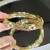 Stock Directo de Fábrica Pulsera Esmaltada Pequeña Floral Hueca con Flores de Colores e Incrustaciones de Diamantes, Broche cloisonné Joyería al por Mayor