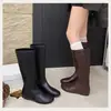 Botas versátiles de otoño e invierno hasta la rodilla, no demasiado largas, 5 cm, modernas, ligeras, de moda, tacón oculto para aumentar la altura, botas de montar, nuevas de caña alta 2026