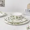 Nuevo Hueso de China Fresa Silvestre Moderno Lujo Ligero Creativo Hotel Sala de Estar Habitación Modelo Plato de Cena Bol Doméstico conjunto Venta al por Mayor
