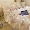 Estilo INS juego de ropa de cama de invierno de terciopelo de leche de cuatro piezas con encaje más terciopelo funda de edredón sábana falda de cama juego de tres piezas 4 ropa de cama