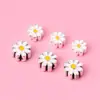 Plata S925 Epoxy Estéreo Sólido Pequeñas Flores Margaritas Separadores Cuentas para Cuerda Trenzada DIY Cuentas Plateadas Perforadas Cruzadas Moda Coreana