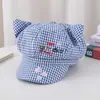 Chapéu Boina Xadrez com Orelhas de Gato Bordadas Fofo para Mulheres, Chapéu Octogonal Fresco Versátil para Primavera e Verão Que Faz o Rosto Parecer Menor, Moderno