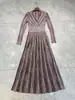 Vestido de Malha Feminino de Manga Longa com Listras, Decote em V, Modelagem Slim, Nova Moda Europeia e Americana para Primavera e Outono em Estoque