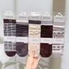 Nuevo Estilo Otoño e Invierno para Mujer: Calcetines holgados estilo Old Money, Calcetines altos, Calcetines holgados de encaje de color liso, Calcetines con separación de dedos para mujer