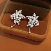 Aretes de Estrella de Zircón con Aguja de Plata, Lujo Ligero, Gama Alta, Versátiles, Estilo Fresco, Personalizados, Modernos, Aretes Sencillos