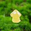 Adornos de paisaje en miniatura, pequeños hongos coloridos que brillan en la oscuridad, decoraciones fluorescentes, musgo, manualidades creativas de resina, pequeños adornos de escritorio