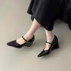 Sapatos de salto plataforma bico fino em couro envernizado macio com tiras de fivela de metal, botas afinadoras para mulheres, adequados para primavera e outono