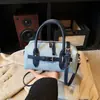 Bolsa Jeans para Mulheres, Novo Design de Nicho Verão 2026, Bolsa de Ombro Único Transversal, Toque de Luxo, Bolsa Almofada para Comércio Exterior