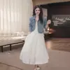 Conjunto de Primavera, un Conjunto Completo de Trajes de Moda, Chaquetas de Mezclilla, Nuevos Vestidos con Diseño de Cintura Adelgazante, Conjunto de Dos Piezas