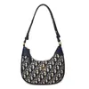 Bolsa Pequena para Mulheres 2026 Novo Design de Nicho Bordada Retro Bolsa Meia-Lua Versátil Ombro Transversal Bolsa Pequena
