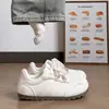 Zapatillas blancas de moda y cómodas para mujer, nueva colección otoño 2026, versátiles para uso casual, suela gruesa, caña baja, zapatillas de entrenamiento alemanas