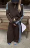 Conjunto otoñal de top con cremallera y pantalones de pierna ancha, de corte relajado y holgado, que estilizan, con rayas de contraste, sudadera de cuello alto y pantalones, conjunto de dos piezas