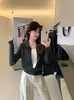 Fábrica de Suéteres Dalan Source: Top base elegante e versátil de outono, com gola, blocos de cor, suéter de tricô falso de duas peças para mulheres