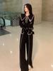 Traje Esportivo Casual Estilo Pequeno Chanel da Moda para Mulheres Outono/Inverno 2025 Novo Cardigã Preto de Seda Torcida Calça Longa de Cintura Alta com Fenda