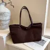 Exquisita bolsa de hombro y mano tipo tote retro de gamuza 2026 para mujer, nueva de otoño, gran capacidad, versátil, de nicho