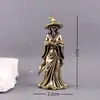 Bruja de latón puro estilo europeo leyendo un libro, pieza decorativa única, regalo de nicho, coleccionable, mascota de té creativa, adorno artesanal