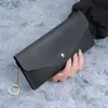 2026 Novo Modelo Carteira Longa Feminina Versátil de Cor Sólida com Múltiplos Porta-Cartões, Bolsa Clutch com Fecho de Botão, Bolsa de Celular Fashion, Carteira de Couro Macio