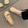 Sapatilhas Mary Jane bicolores estilo francês para mulheres, nova coleção outono 2026, sola macia, couro macio, antiderrapante, sapatos de couro da moda com detalhes de pérolas