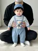Macacão listrado falso de duas peças para bebê, fofo, com ursinho de pelúcia 3D, macacão de engatinhar, fecho entre as pernas, macacão de bebê