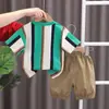 Estilo Coreano Nuevo Llegada Estilo Occidental Bebé Verano Rayas Verticales Dibujos Animados Mangas Cortas Pantalones Cortos Conjunto de Dos Piezas Traje de Moda Fresco de Verano para Niños