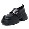Zapatos de cuero de suela gruesa ultraligeros para mujer, novedad primavera 2024, con altura oculta, estilo británico, mocasines, zapatos populares de una sola capa en línea