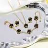 Juego de joyería de acero inoxidable de trébol de cinco hojas, pulsera, collar y juego de pendientes de flor de cinco hojas simple y elegante, joyería que no se decolora