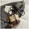 2026 Otoño Nuevo Bolso Cubo de Hombro Cruzado de Mano a la Moda Retro de Nicho para el Viaje Diario de Mujer