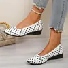 Zapatos planos de exportación transfronteriza con estampado de lunares y punta fina, corte bajo, suela blanda, zapatos casuales para mujer, simples y versátiles para el uso diario