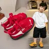 Zapatillas Deportivas Infantiles 2026 Primavera Nuevo Estilo Zapatillas de Entrenamiento Alemanas para Niños Suela Suave Antideslizantes Versátiles Casuales Zapatos para Niños Pequeños Bebé