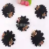 Venta al por mayor de accesorios para ropa de fabricante Flores artificiales Pasadores étnicos Hechos a mano con incrustaciones de diamantes Accesorios de flores artificiales Parches de arte financiero Pegatinas