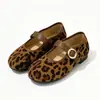Impresionantes zapatos de corte bajo de un solo color, mocasines de punta dividida, zapatos Birkenstock, nuevos Mocasines Mary Jane planos estilo francés 2026 para mujer