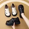 Sandálias Vazadas de Solado Grosso Femininas 2026 Verão Novo Sandálias Romanas Plataforma Bico Fechado Respiráveis Não Abafam os Pés Mocassins Sapatos com Furos