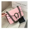 Bolso bandolera con patrón de serpiente transfronterizo 2022 nuevo bolso cuadrado pequeño de axila europeo y americano con cadena bolso de mujer comercio exterior venta al por mayor