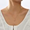 Colar Europeu e Americano Colar de Nicho Design de Moda Pingente de Amor Zircon Colar de Camada Única Acessórios Femininos Jóias Mulheres