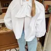 Camisa Branca Casual de Gola Alta Estilo Francês para Mulheres 2026 Novo Design com Mangas Bufantes, Costas Abertas com Amarração Top Solto
