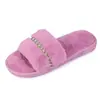 Estilo Idéntico de Rihanna 2025 Nuevas Pantuflas Planas Peludas de Otoño e Invierno Moda Cadena de Pedrería Pantuflas de Felpa para Mujer