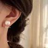 Pendientes Blancos Perla Shijia con un Diseño Único y Sensación de Alta Gama, Pendientes de Aguja de Plata S925 para Mujer, Accesorios Versátiles para Orejas